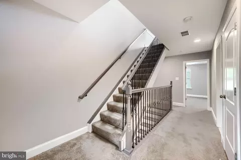 Entry Way - 1519 E Chase St, Baltimore, MD 21213 photo 3 of 11