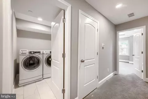Entry Way - 1519 E Chase St, Baltimore, MD 21213 photo 11 of 11