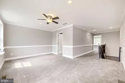 Entry Way - 1519 E Chase St, Baltimore, MD 21213 photo 8 of 11