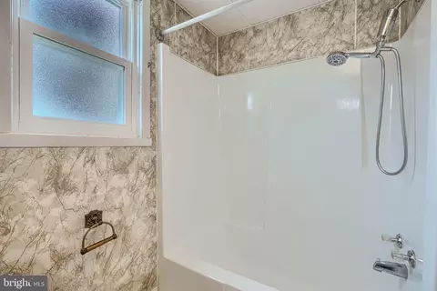Bath - 6502 Eastern Pkwy, Baltimore, MD 21214 photo 2 of 3