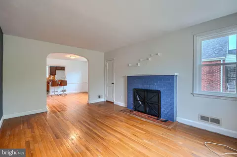 Living - 6502 Eastern Pkwy, Baltimore, MD 21214 photo 1 of 4