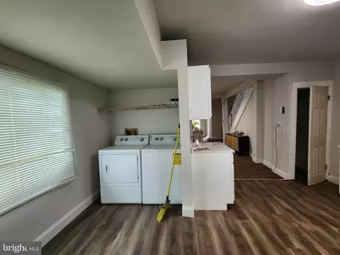 Entry Way - 724 E 35th St, Baltimore, MD 21218 photo 4 of 10