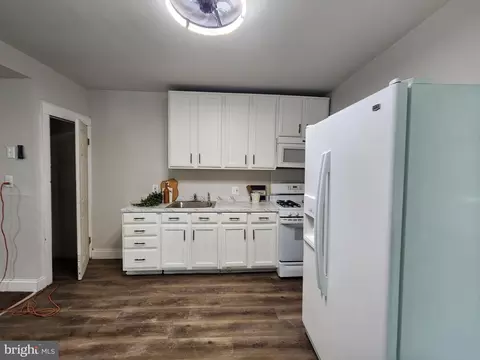 Entry Way - 724 E 35th St, Baltimore, MD 21218 photo 3 of 10