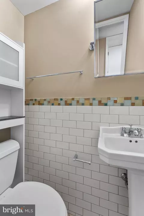 Bath - 43 S Decker Ave S, Baltimore, MD 21224 photo 4 of 5