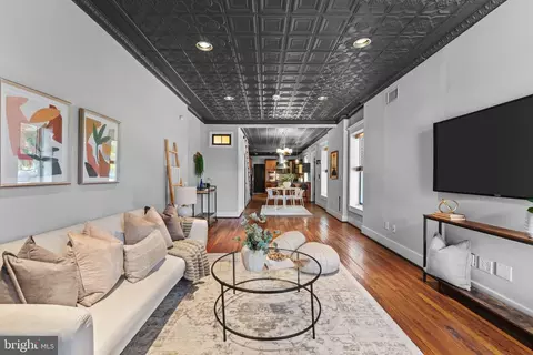 Entry Way - 43 S Decker Ave S, Baltimore, MD 21224 photo 1 of 7