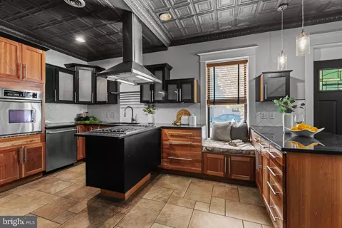 Kitchen - 43 S Decker Ave S, Baltimore, MD 21224 photo 4 of 5