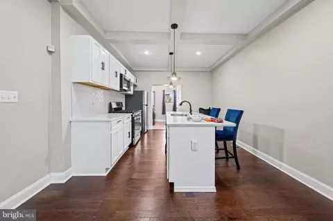 Entry Way - 2136 Penrose Ave, Baltimore, MD 21223 photo 4 of 8