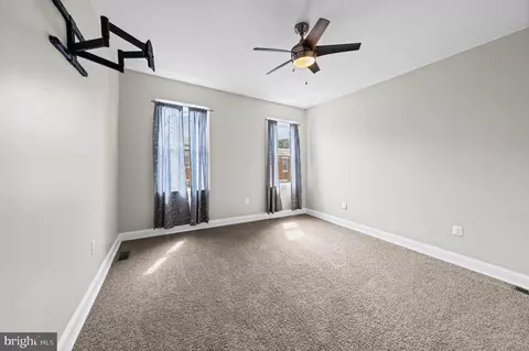 Entry Way - 2136 Penrose Ave, Baltimore, MD 21223 photo 6 of 8