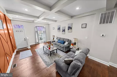 Entry Way - 2136 Penrose Ave, Baltimore, MD 21223 photo 2 of 8