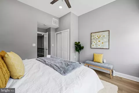 Bedroom - 2114 E Hoffman St, Baltimore, MD 21213 photo 3 of 3