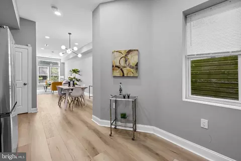 Entry Way - 2114 E Hoffman St, Baltimore, MD 21213 photo 4 of 5