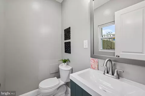 Bath - 2114 E Hoffman St, Baltimore, MD 21213 photo 5 of 5