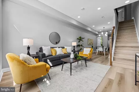 Entry Way - 2114 E Hoffman St, Baltimore, MD 21213 photo 1 of 5