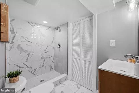 Bath - 2114 E Hoffman St, Baltimore, MD 21213 photo 1 of 5