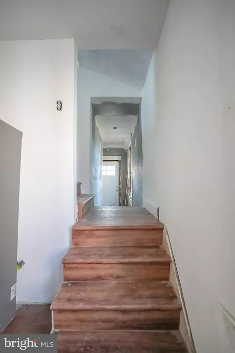 Entry Way - 4305 Garrison Blvd, Baltimore, MD 21215 photo 7 of 8