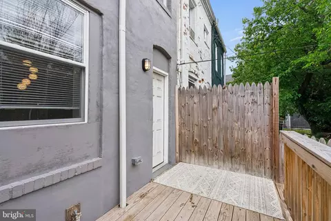 Exterior - 926 Homestead St, Baltimore, MD 21218 photo 6 of 10