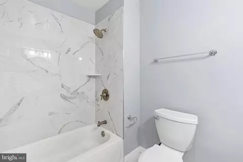 Bath - 926 Homestead St, Baltimore, MD 21218 photo 1 of 2