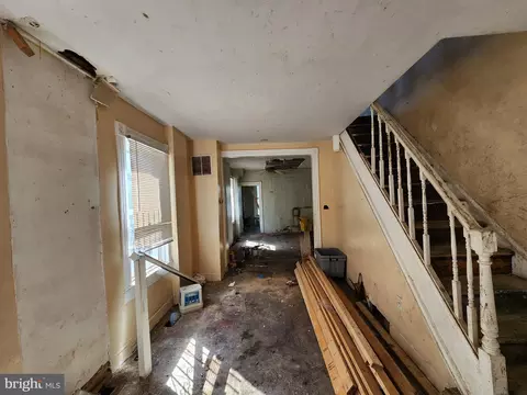 Entry Way - 2729 E Madison St, Baltimore, MD 21205 photo 2 of 16