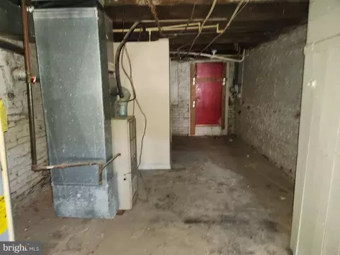 Entry Way - 2729 E Madison St, Baltimore, MD 21205 photo 7 of 16