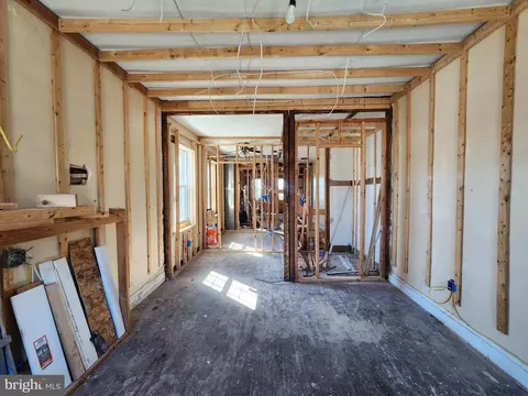 Entry Way - 2729 E Madison St, Baltimore, MD 21205 photo 14 of 16