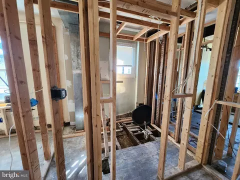 Entry Way - 2729 E Madison St, Baltimore, MD 21205 photo 9 of 16