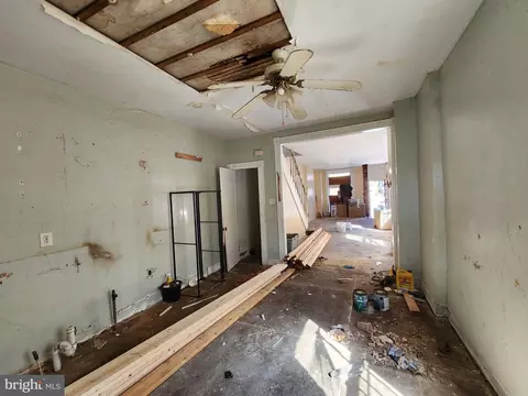 Entry Way - 2729 E Madison St, Baltimore, MD 21205 photo 5 of 16