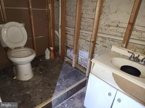 Bath - 2729 E Madison St, Baltimore, MD 21205 photo 1 of 3