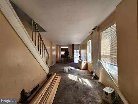 Entry Way - 2729 E Madison St, Baltimore, MD 21205 photo 3 of 16