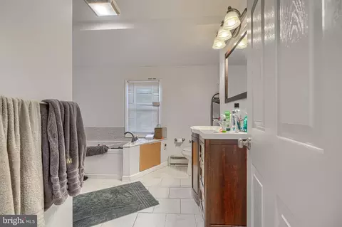 Bath - Undisclosed, Baltimore, MD 21231 photo 4 of 5