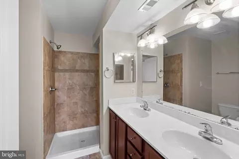 Bath - 4617 Dillon St, Baltimore, MD 21224 photo 1 of 2
