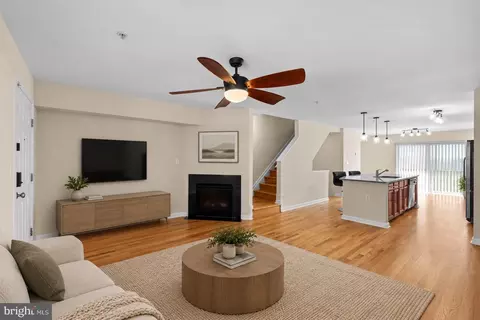 Living - 4617 Dillon St, Baltimore, MD 21224 photo 3 of 6