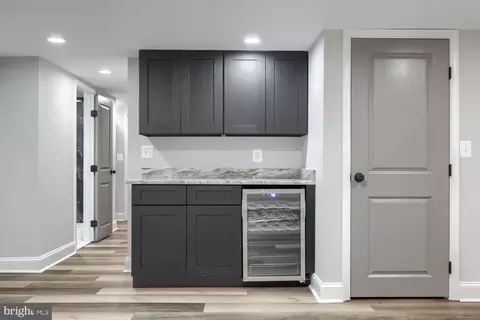 Entry Way - 302 Martingale Ave, Baltimore, MD 21229 photo 3 of 3