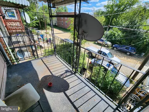 Exterior - 2913 W Mosher St, Baltimore, MD 21216 photo 1 of 2