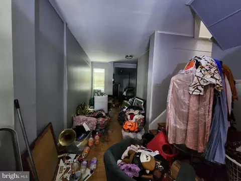 Entry Way - 2913 W Mosher St, Baltimore, MD 21216 photo 2 of 11