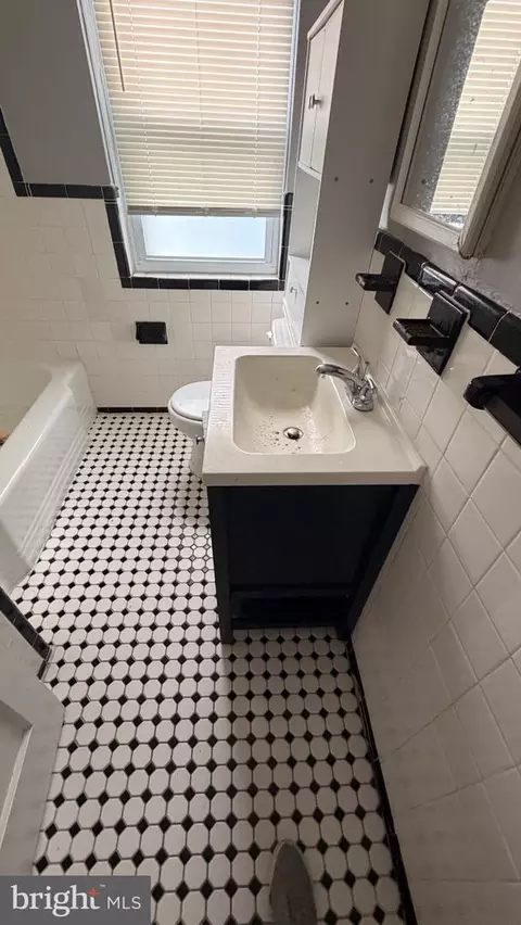 Bath - Undisclosed, Baltimore, MD 21212 photo 1 of 2