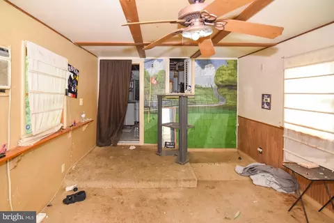 Living - 2909 Chesley Ave, Baltimore, MD 21234 photo 3 of 4