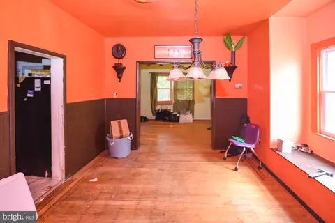 Entry Way - 2909 Chesley Ave, Baltimore, MD 21234 photo 2 of 12