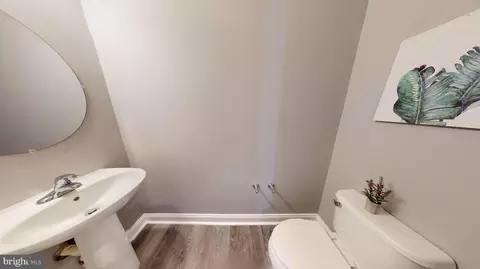 Entry Way - 1410 N Bond St, Baltimore, MD 21213 photo 5 of 10