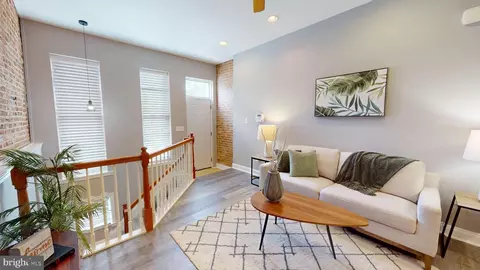 Entry Way - 1410 N Bond St, Baltimore, MD 21213 photo 2 of 10