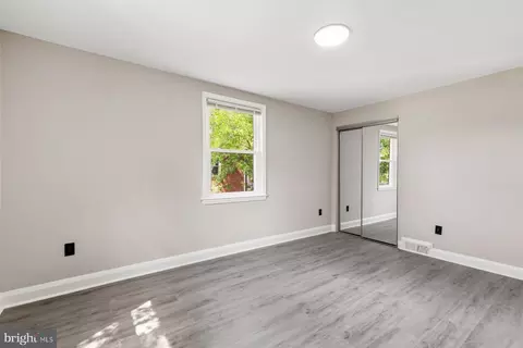 Bedroom - 810 Wedgewood Rd, Baltimore, MD 21229 photo 2 of 2