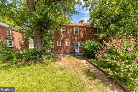 Exterior - 810 Wedgewood Rd, Baltimore, MD 21229 photo 5 of 6