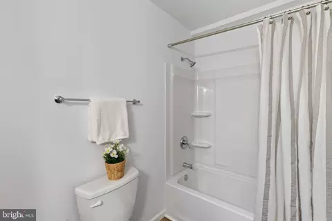 Bath - 3422 Elmora, Baltimore, MD 21213 photo 2 of 4