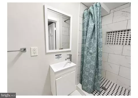 Bath - 1501 E Baltimore St, Baltimore, MD 21231 photo 2 of 4