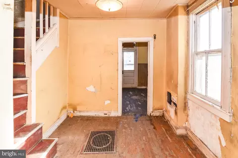 Entry Way - 613 Harding Pl, Baltimore, MD 21211 photo 1 of 5