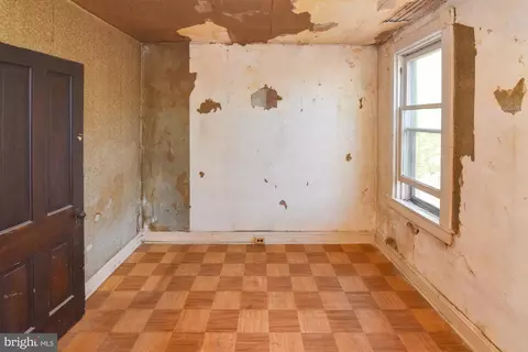 Bedroom - 613 Harding Pl, Baltimore, MD 21211 photo 3 of 3
