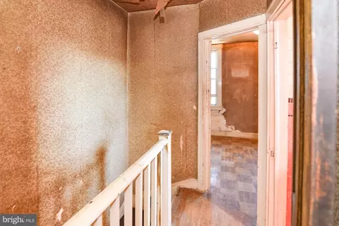 Entry Way - 613 Harding Pl, Baltimore, MD 21211 photo 3 of 5