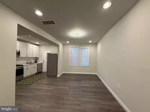 Living - 606 Springfield Ave, Baltimore, MD 21212 photo 5 of 5