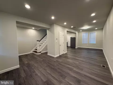 Living - 606 Springfield Ave, Baltimore, MD 21212 photo 4 of 5