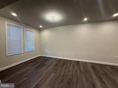 Living - 606 Springfield Ave, Baltimore, MD 21212 photo 2 of 5