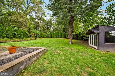 Exterior - 3711 Clipper Rd, Baltimore, MD 21211 photo 4 of 9